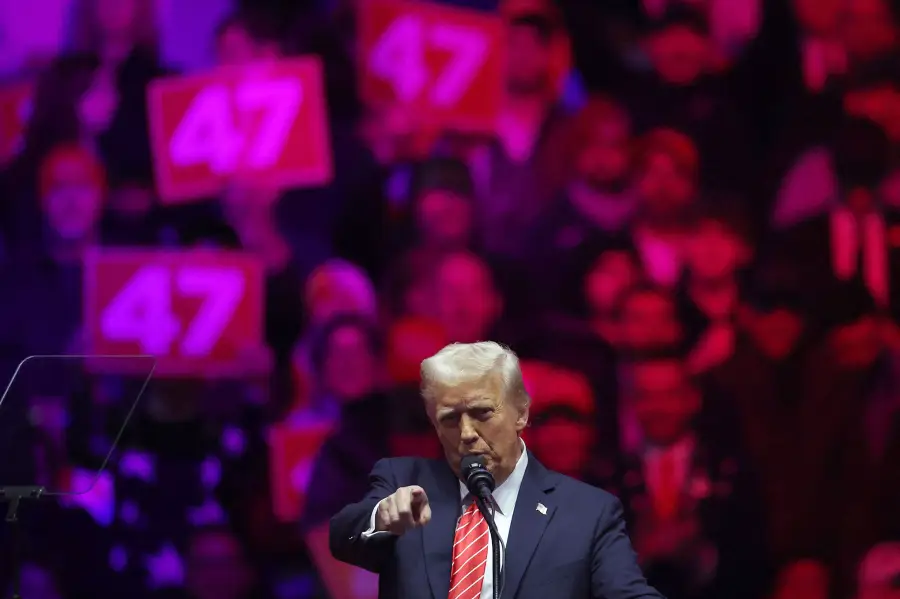 batch 2025 01 19t224054z 2094512187 hp1el1j1r041x rtrmadp 3 usa trump 20250120000355299